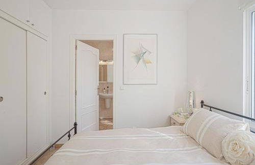 Sunny Poolside Stay in Busot - Foto 17