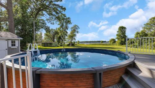 Lake Front Home with Pool and Stunning Views - Foto 2