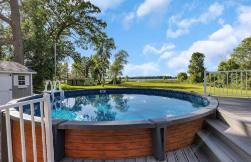 Lake Front Home with Pool and Stunning Views - Foto 2