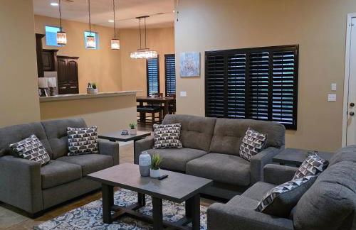 Beautiful Home For Large Family! - Foto 1