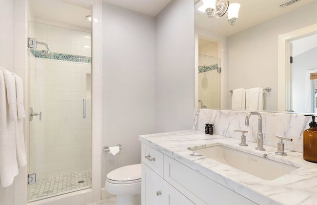 Crystal Cove by Avantstay Gorgeous & Charming Newport Home! - Photo 35