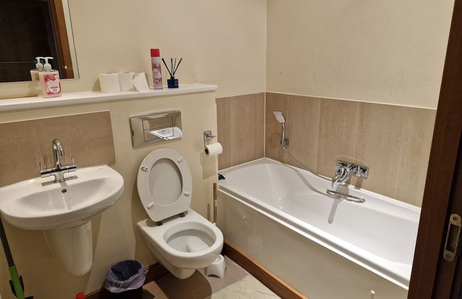 Impeccable 1-bed Apartment in Purfleet - Foto 9