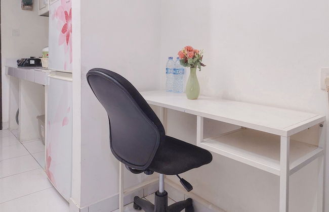 Comfy And Well Furnished Studio Casa De Parco Apartment - Foto 4