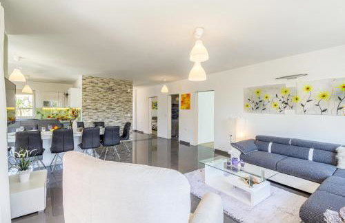 Modern Mediterreanean Villa by villatinapula - Foto 14