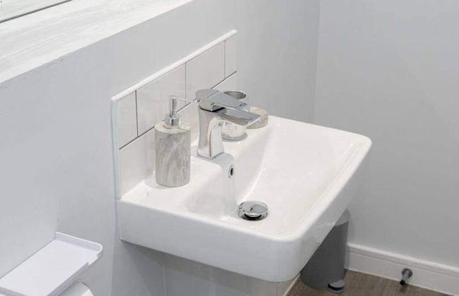 2br-sleeps4-citycentre-parking-rooftop - Foto 16