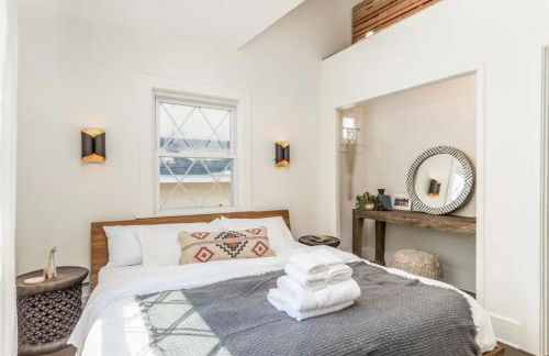 Chic Beach Bungalow 3 Blocks from the Sand - Foto 26