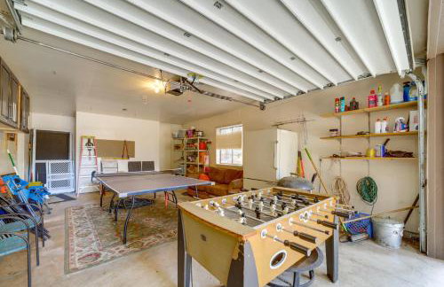 Fire Pit and Wraparound Porch Munds Park Cabin! - Foto 22