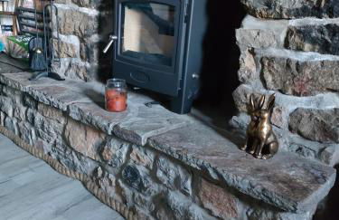 Fishermen's cottage with log burner, 2 bathrooms & sea views from garden terraces - Foto 8