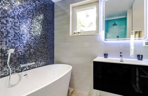 Luxury apartment Martinis with pool - Photo 22