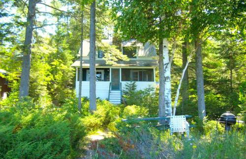 Historic Vacation Rental located near Mackinaw City, Michigan - Foto 9