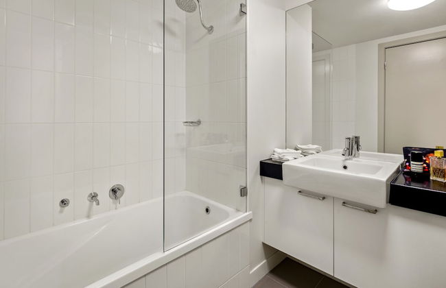 Quest Docklands - Photo 23