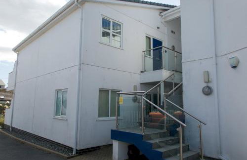 2 Bed Sea View Apartment with Balcony Parking - Pass the Keys - Foto 35