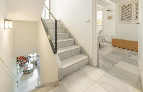 Charming 2 Bedroom Boutique Triplex Apartment with Private Terrace at Seville City Center by OCityzen - Foto 28