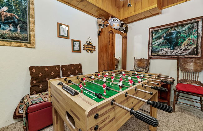 Catalina Retreat -Cozy mountain home in a tree filled neighborhood, plenty of games and a hot tub! - Foto 43