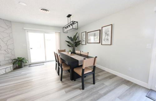 Family Friendly Southwest Bakersfield Retreat with Jacuzzi and Fenced Yard - Photo 5