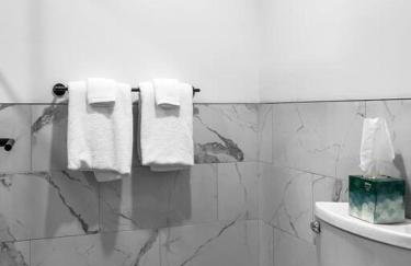 2 King Beds, Historic DTWN Hotel, Steps 2 Restaurants Room # 405 - Foto 18