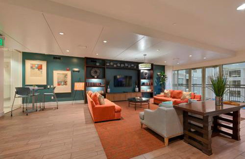 Central Houston Stay - Walk to NRG Stadium, Relax by the Pool, and More! - Foto 18