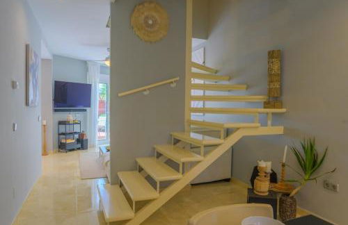 Beautiful Frontline beach Townhouse - Photo 11