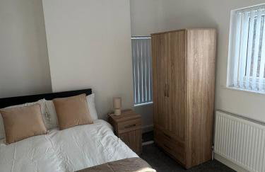 Large 6-Bedroom Family Home in Willenhall - Foto 13