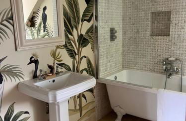 The Pink House - Photo 27