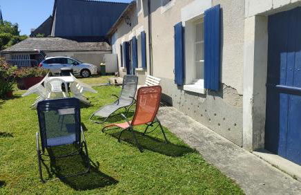 Maison plain pied, 2 chambres, longère typique , fraiche, dans bourg avec tous commerces - Foto 1