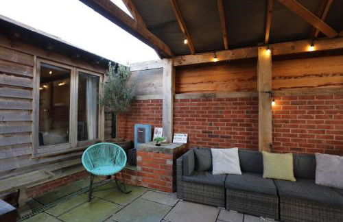 Rushmoor Retreat, Cosy with Outdoor Pizza Oven - Photo 41