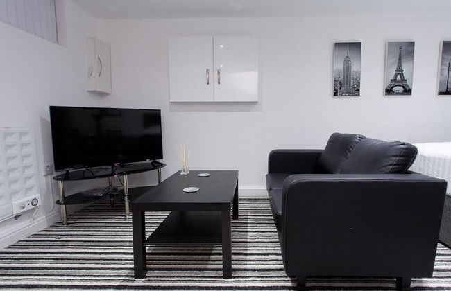 Shaftesbury Apartments - Photo 29