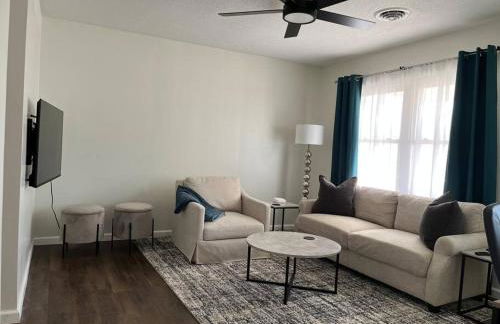 House w Patio & Fenced Yard 10 minutes to Purdue - Photo 4