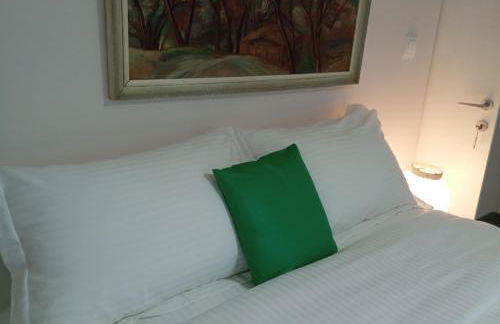 Peculiar Garden Apartment - Photo 18