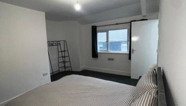 Brigantine House - Spacious 3-Bedroom Ensuites, Private Parking Included - Foto 3