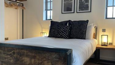 Booking Urban Halstead - Photo 5