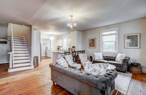 Victorian Manor on Main w 6 beds-10 mins to Lanc - Foto 2