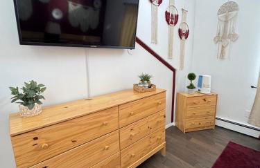 Bool Bear Lodge a pet friendly Pocono Vacation Home with Fireplace, BBQ and more - Foto 19