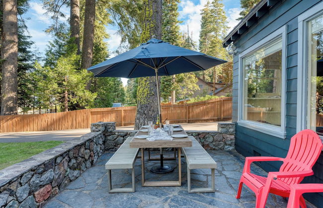 West Shore Lake House by Avantstay Ski Cabin w/ Backyard Sledding Hill! - Photo 43