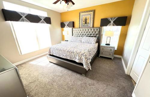 Magical Lakeview 4 Master Suites Pool Hot Tub BBQ Home Theater 2 Miles Disney - Foto 40