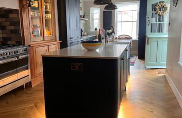 House in Appledore with Hot Tub and own parking - Foto 2