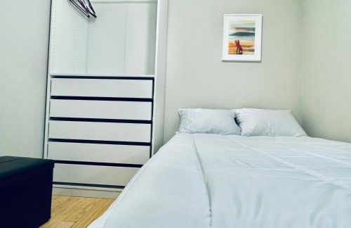 Bright, Stylish & Cozy 2Bed Unit w/Backyard & Grill Close to NYC! - Foto 23