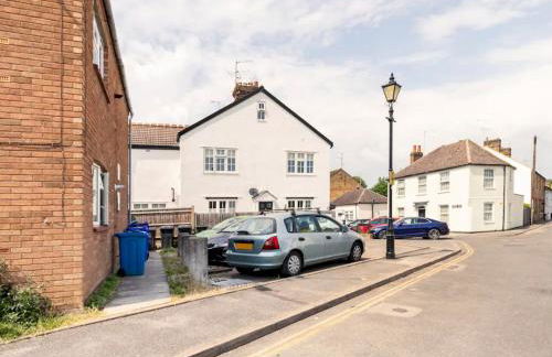 Bright and Spacious Apartment-Unbeatable Location! - Pass the Keys - Foto 17