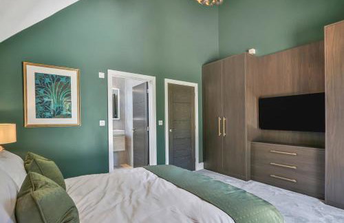 Avon House - modern family home - Photo 28