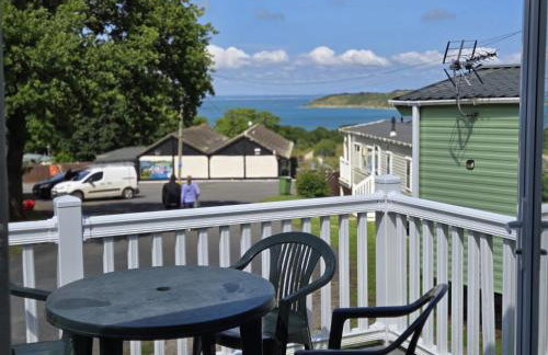 luxury new 3 bed caravan with stunning sea view on private beach in Thorness bay - Foto 4