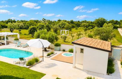 Private 9000qm Estate Villa with Pool and Yacuzzi and Sauna absolute Privacy near Fazana - Foto 3