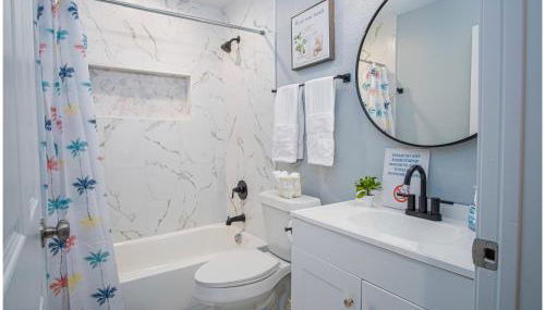 Spacious Delightful 4 BR/ 3 BA Close to Downtown - Foto 4, towels, Shower