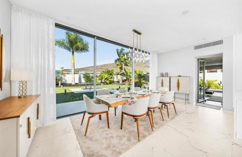 Luxury Villa with Heated Pool & Jacuzzi Near Costa Adeje Golf - Photo 25