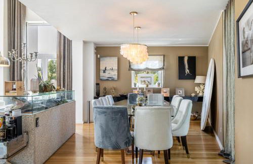 Extravagant 5-Bedroom Mansion - Foto 44