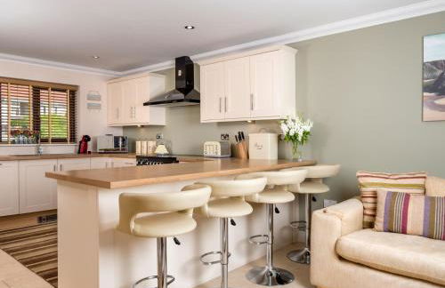 4 Bed in Lower Cwmtwrch BN343 - Foto 3