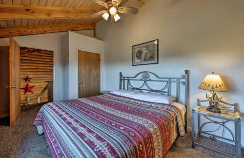 Cabin with Fire Pit, Views and BBQ 18 Mi to Moab! - Foto 10