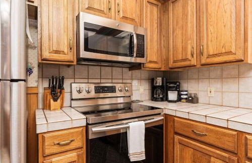 Toste Cabin- Spacious 3BR Cabin in East Village! - Foto 8