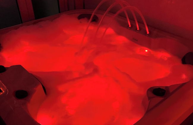 Relaxing Getaway With Hot Tub & Sauna Sleeps 6 - Foto 31