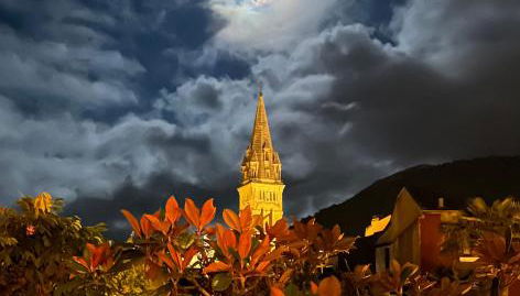 BASIA, Lourdes - centre , quartier historique Sanctuaires a 7 min a pied - Foto 1