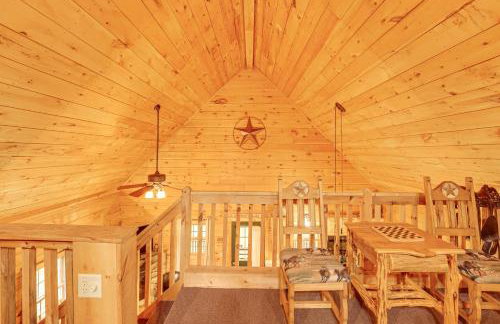 Fire Pit and Porch Warm and Woodsy Rothbury Escape! - Foto 18